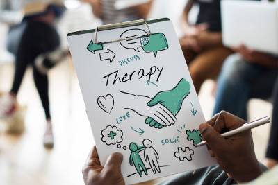 دورة العلاج النفسي بالفنون